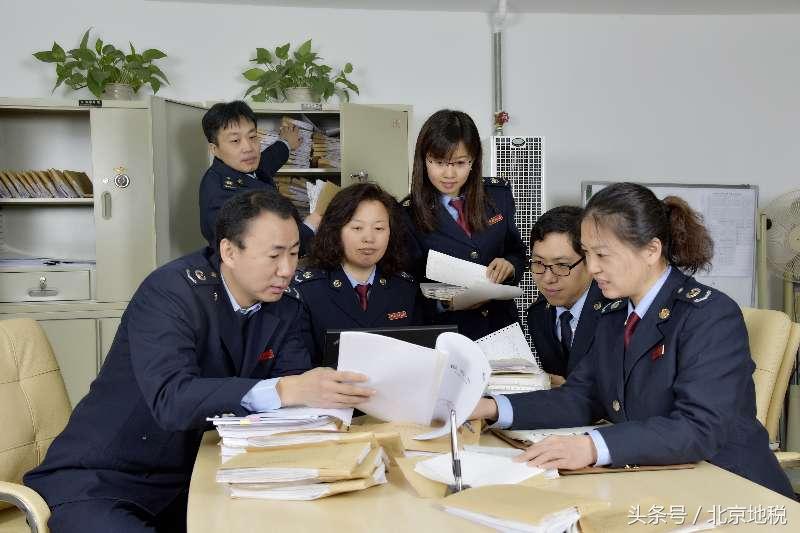 聚光燈下的暗影 揭開演出經紀行業偷稅漏稅的面紗